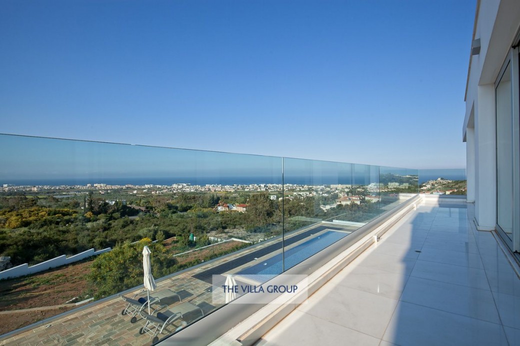 Balcony on the first level