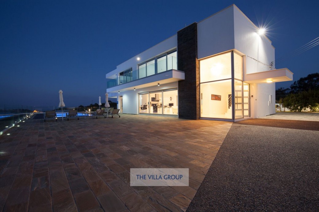 3 bedrooms, 2 bathrooms