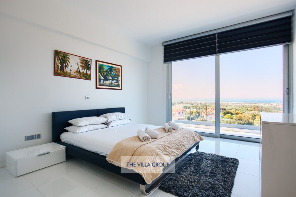 Double bedroom with balcony