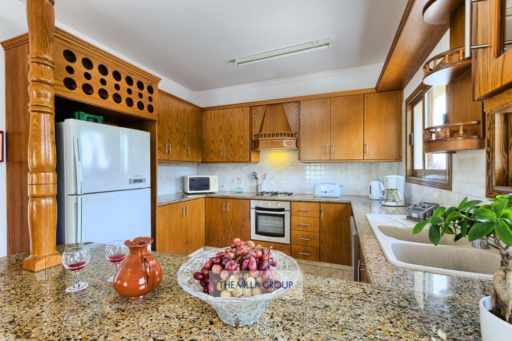 Fully equipped kitchen