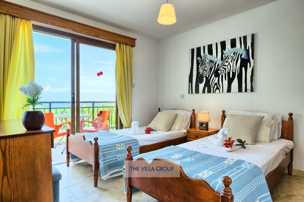 Twin bedroom