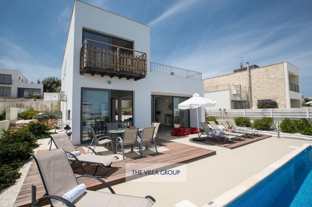 Modern 3 bedroom villa