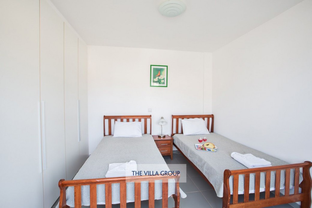 Twin bedroom