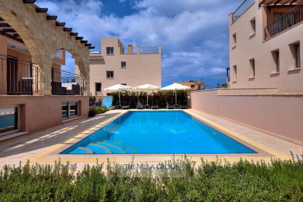 10 x 5m infinity overflow pool