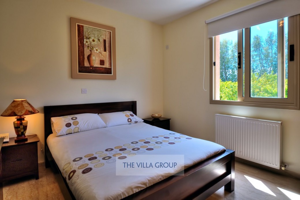 Ground floor bedroom with double bed