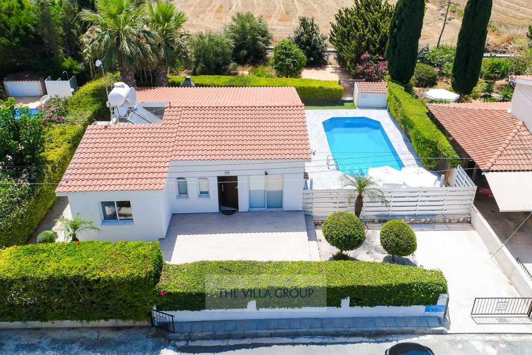 2 bedroom, 2 bathroom bungalow