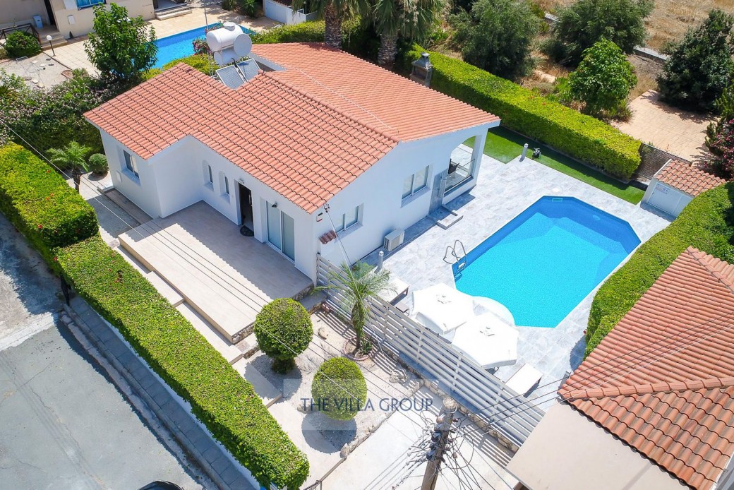 Accommodates up to 4 persons