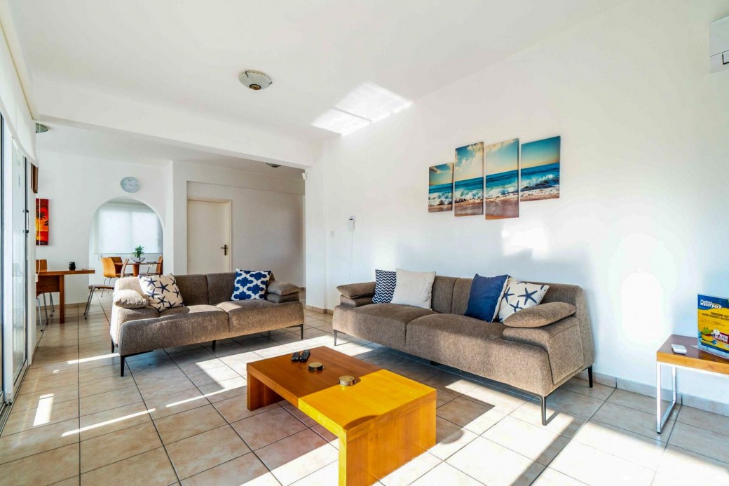 Living and dining area