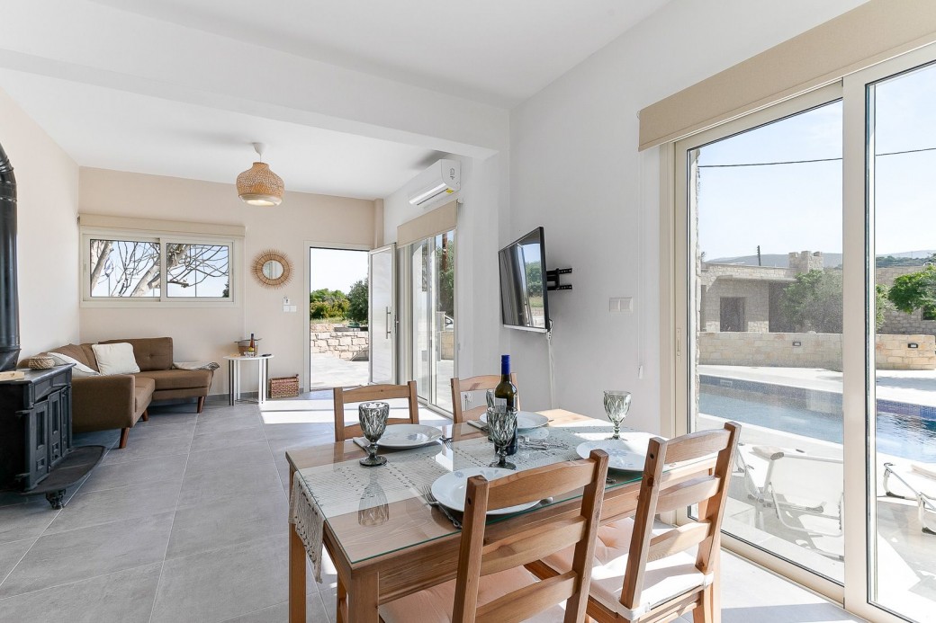 Open plan living, dining and kitchen