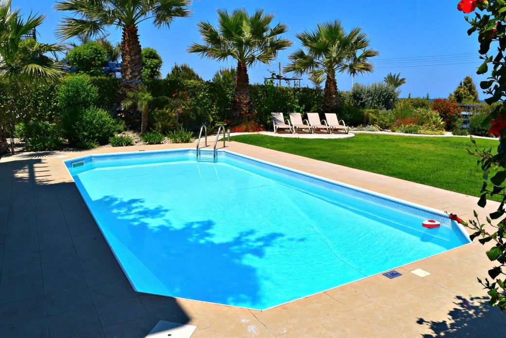 Spend your days in the swimming pool 