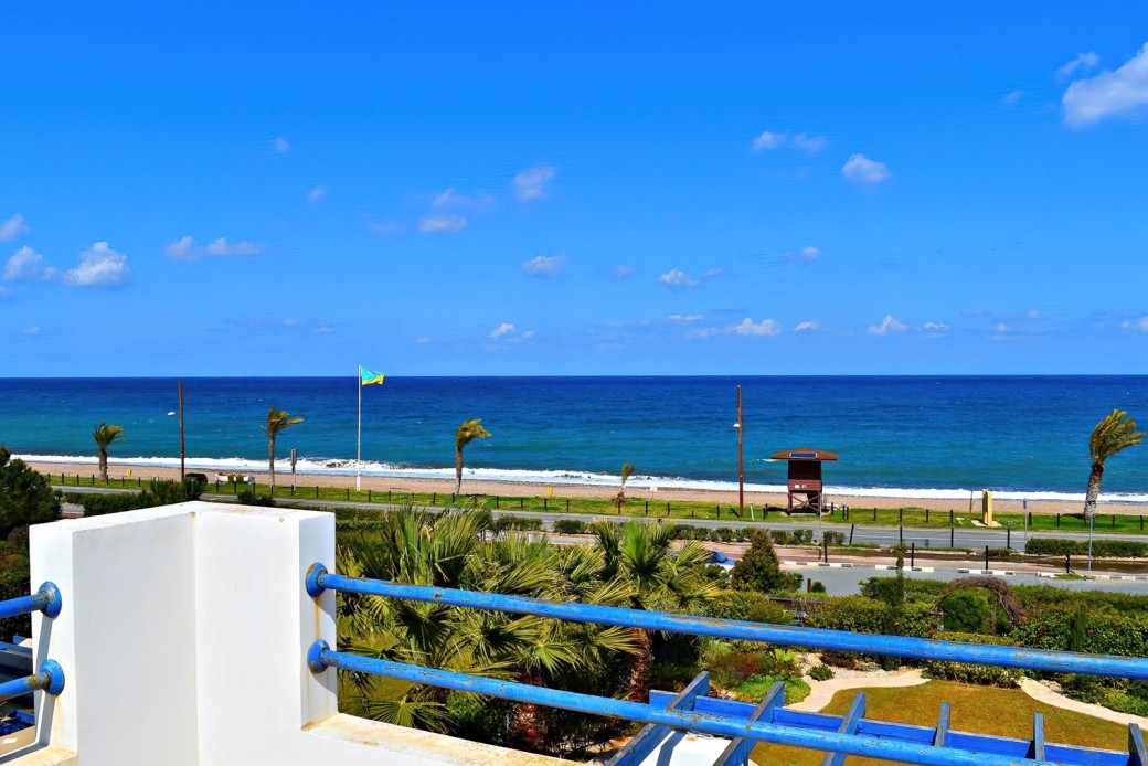 Unobstructed views of the beautiful Mediterranean Sea