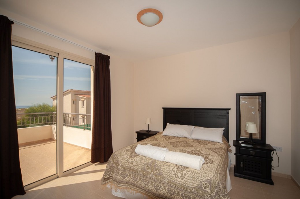 Master bedroom with en-suite and private balcony