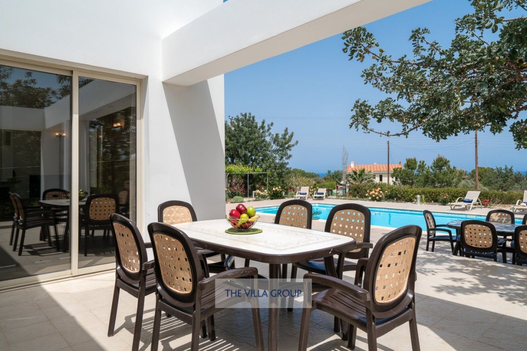 Al fresco dining