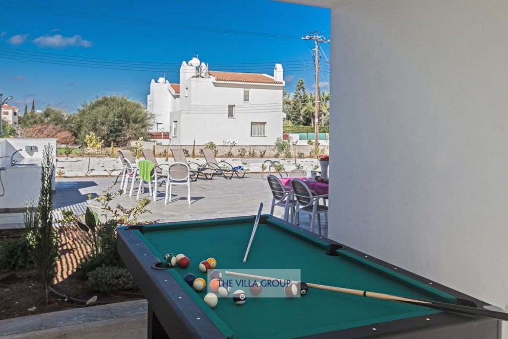 Pool table