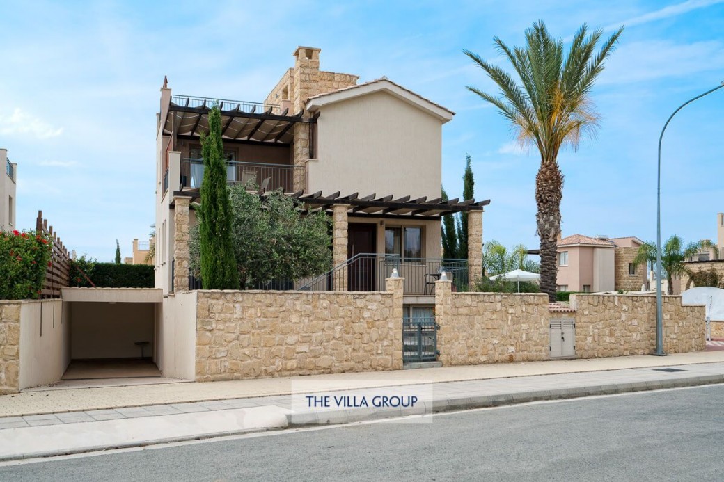 4 bedroom villa located in Limni