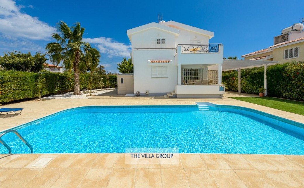 4 bedroom villa is located in the resort centre, right in the heart of Ayia Napa, just a few minutesÃ¢â¬â¢ walk to the beach