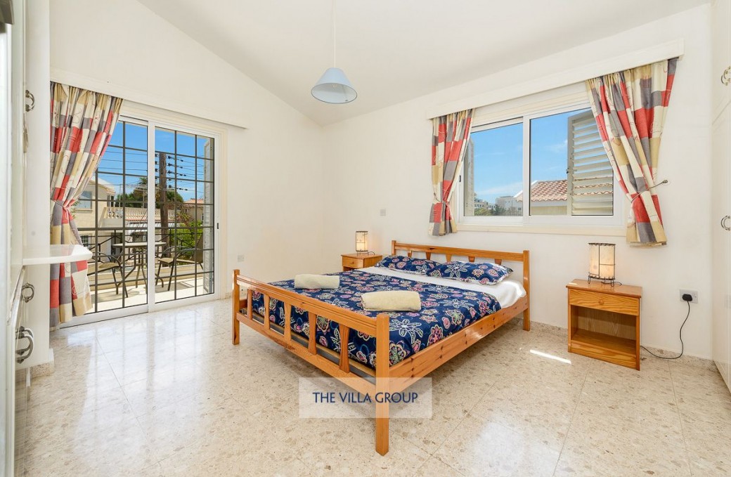 Double bedroom with balcony