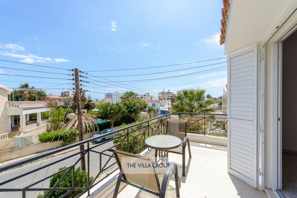 Balcony with outside table