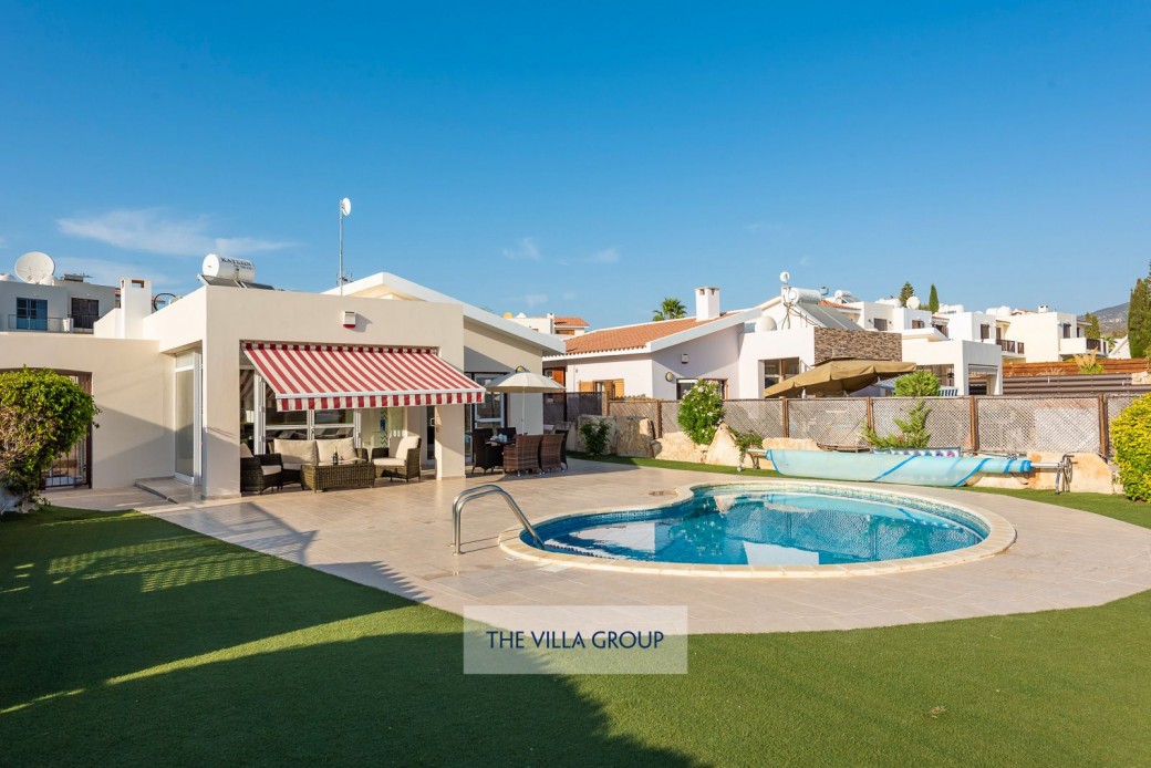 Three bedroom bungalow style villa is conveniently located within a small development