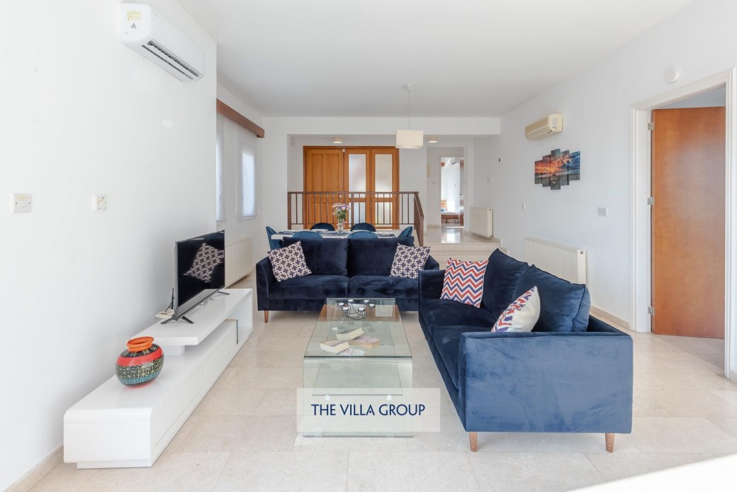 Open plan living and dining area