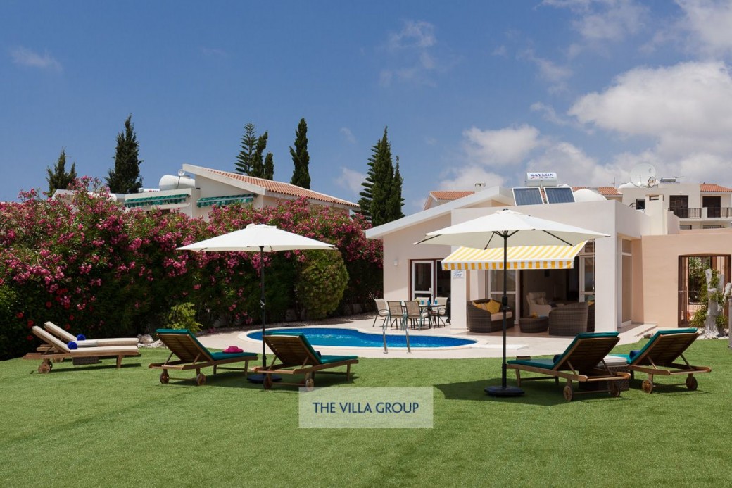 Lovely furnished lawn area