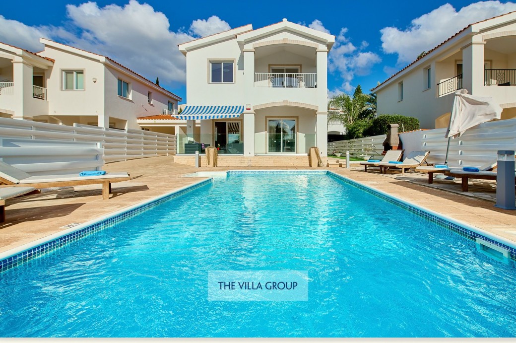 3 bedroom villa located in Coral Bay