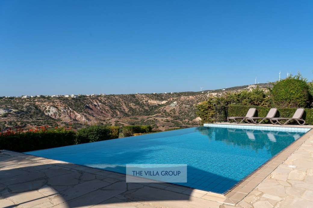 10m x 5m infinity swimming pool with heating available