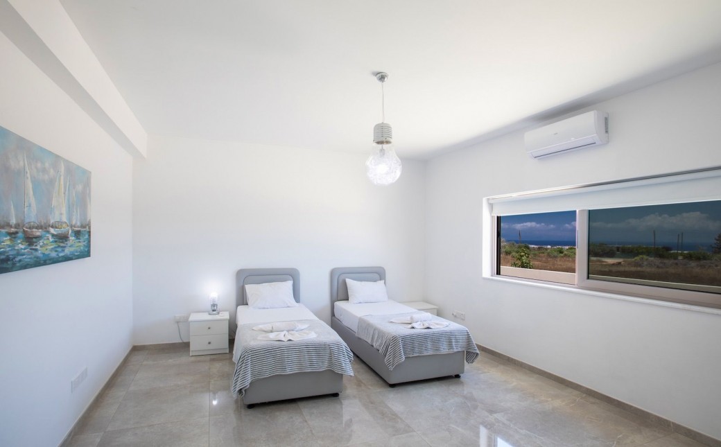 3 double bedrooms and 3 twin bedrooms available