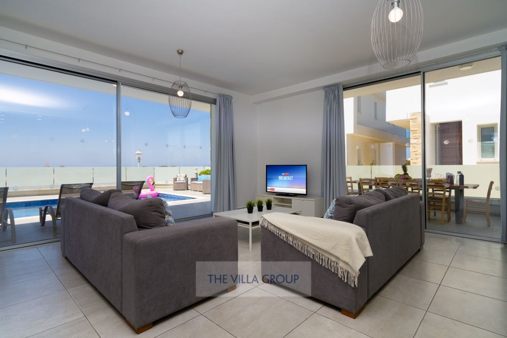 Open plan living, dining and kitchen area