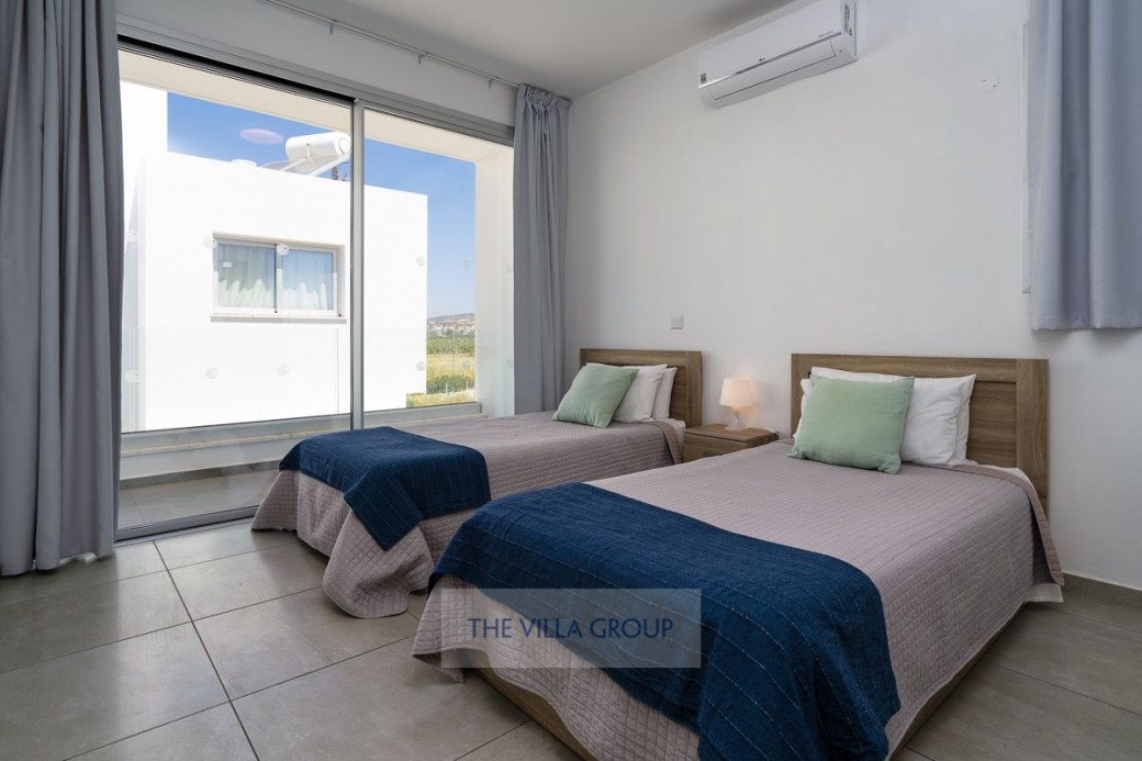 Twin bedroom