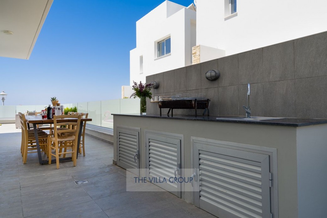 Al-fresco dining and barbecue