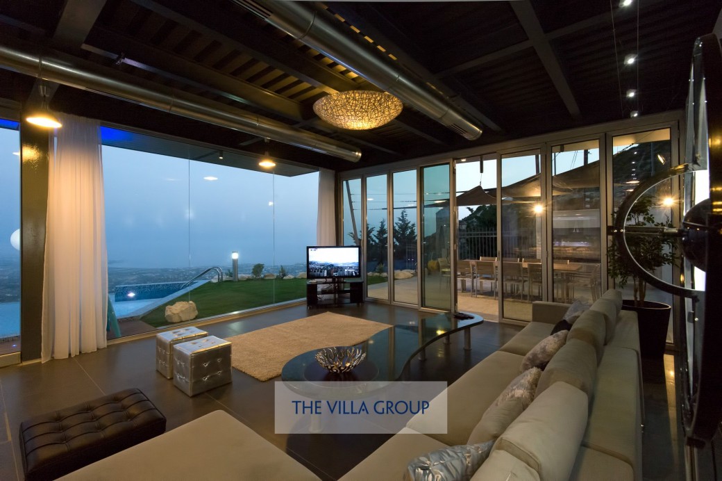 Magnificent views as the large panels of glass allow the natural light and stunning views to flood in