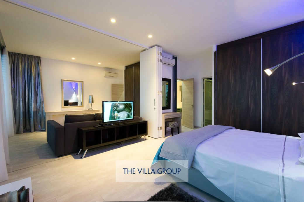 Master suite with rollaway wall which can separate the rooms upon request