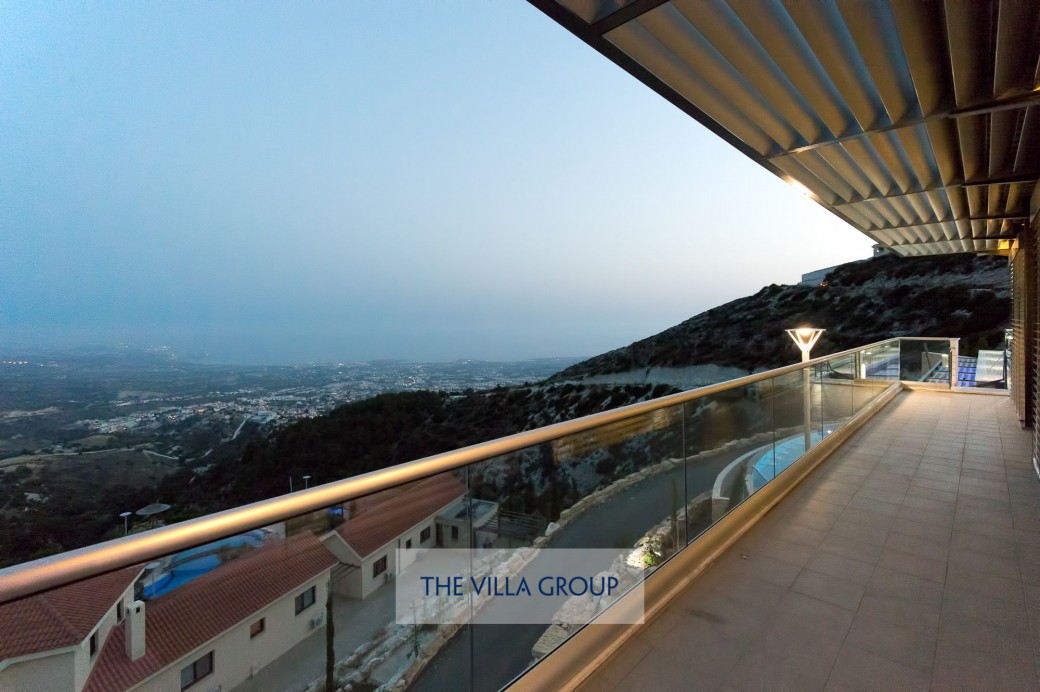 First floor balcony 