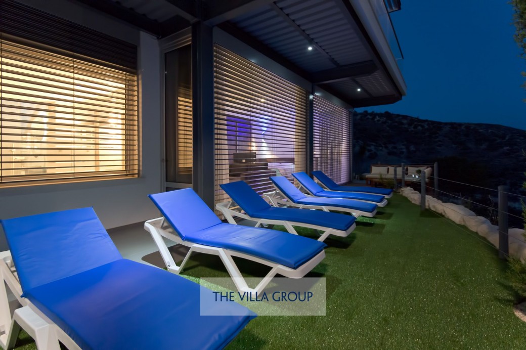 Sunbathing area