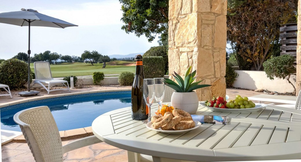Al-fresco dining whilst admiring the view