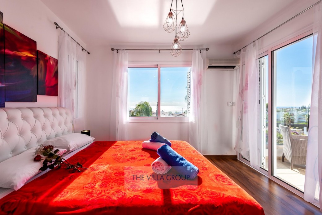 2 x double bedrooms, 2 x twin bedroom and 1 single bedroom