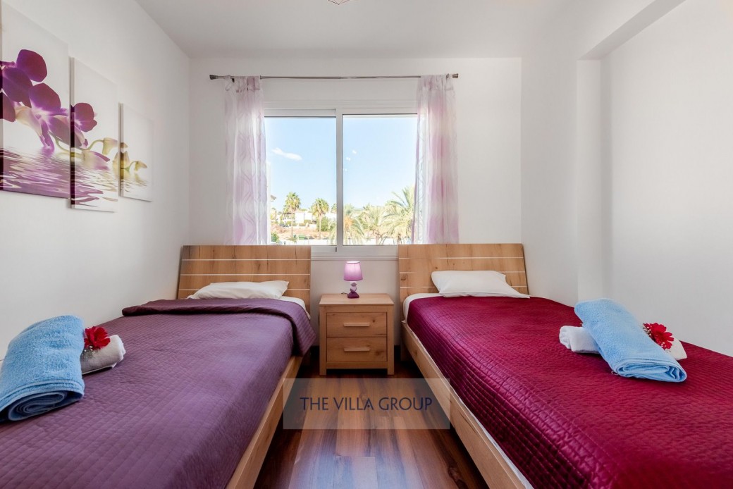 Twin bedroom
