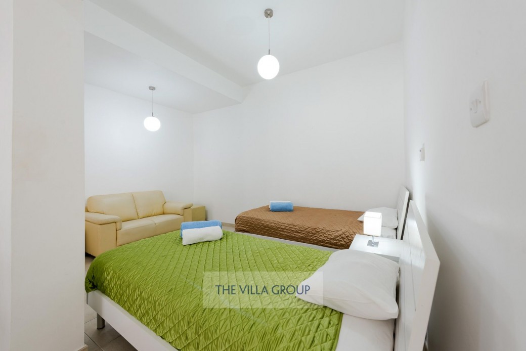 Twin bedroom
