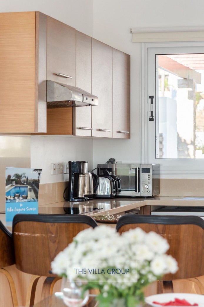 5 bedroom villa located in Coral Bay