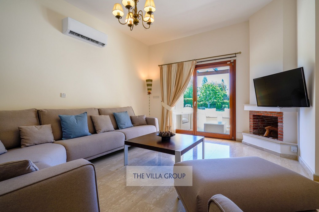Living area with TV and Sonos music system