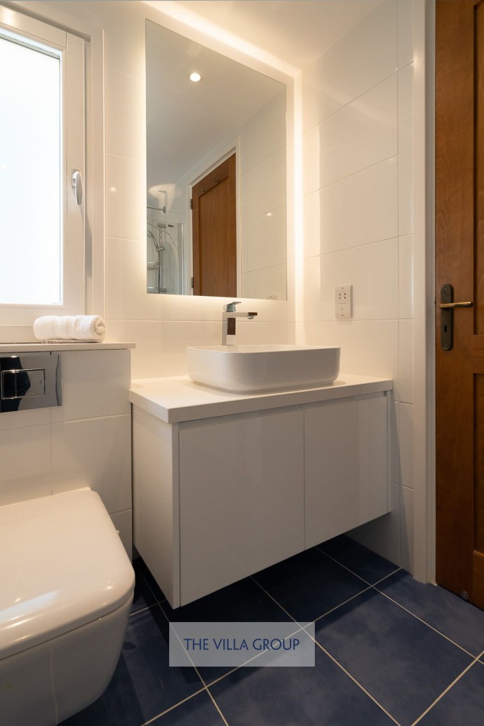 2 bathrooms