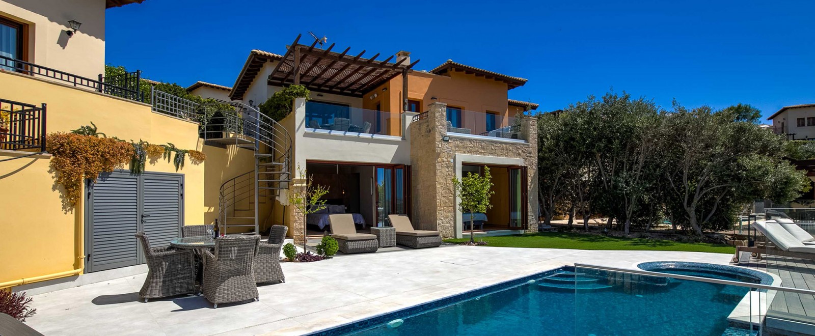 Lania Junior Villa AZ02 