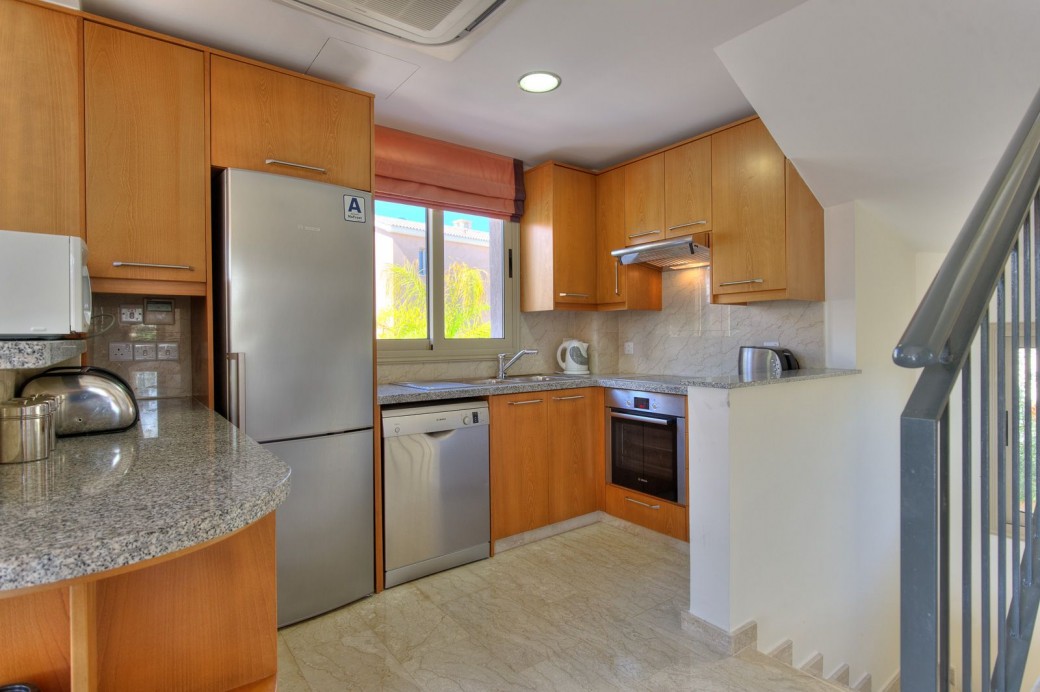 Fully fitted kitchen