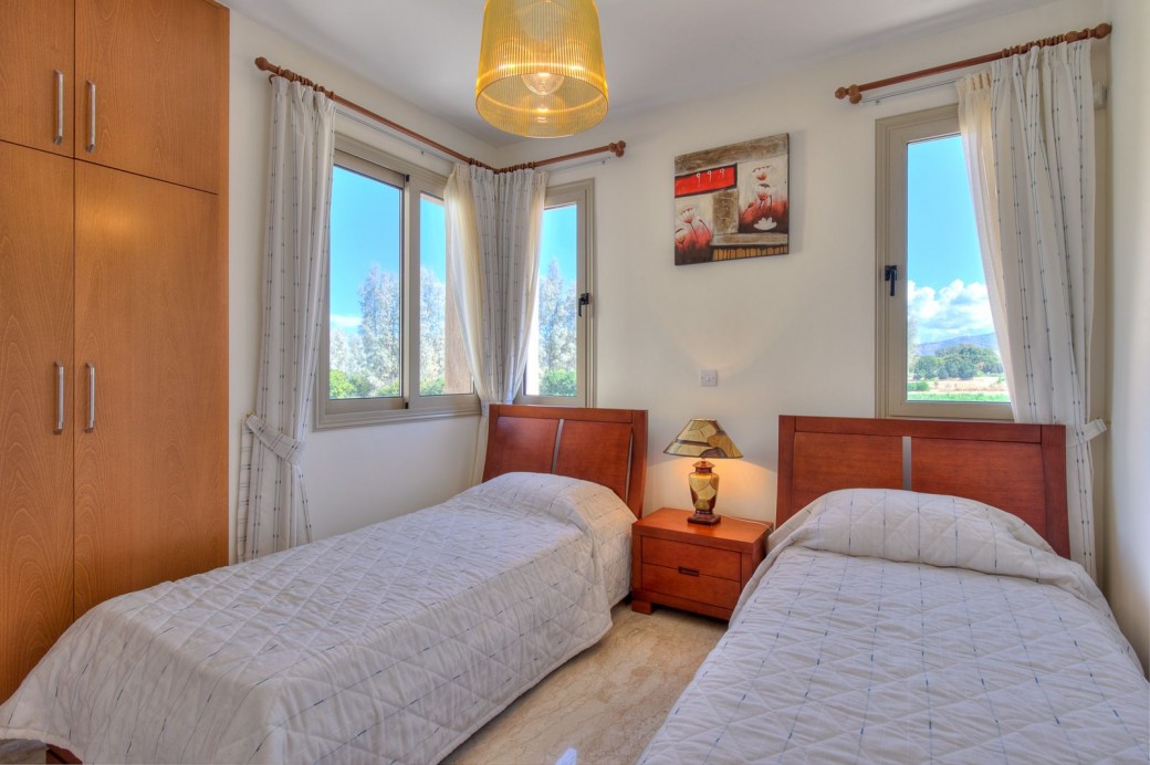 Ground floor twin bedroom