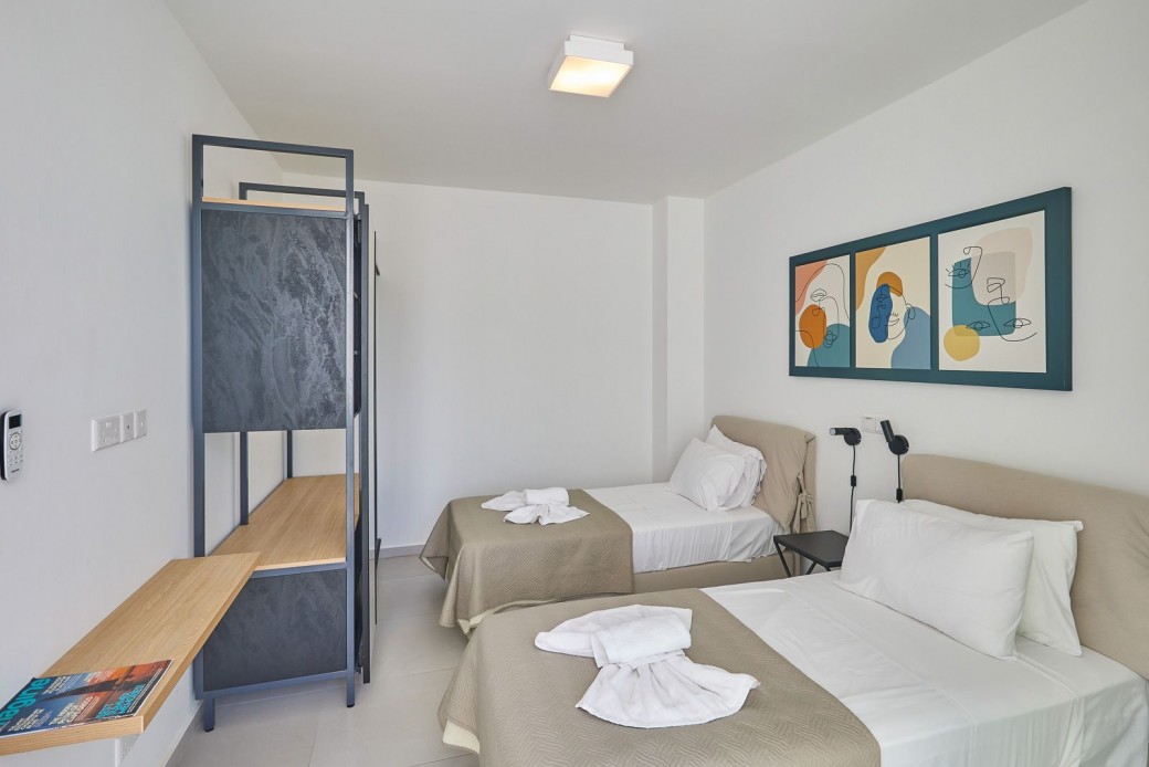 Twin bedroom