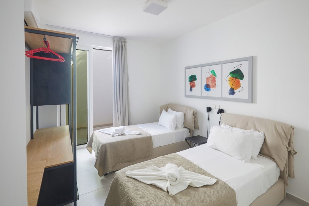 Twin bedroom