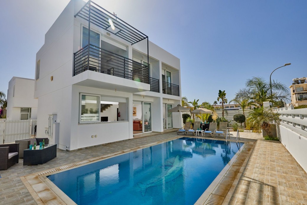 Private swimming pool