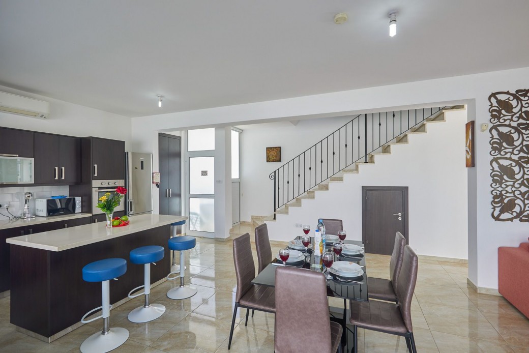 Fully fitted kitchen