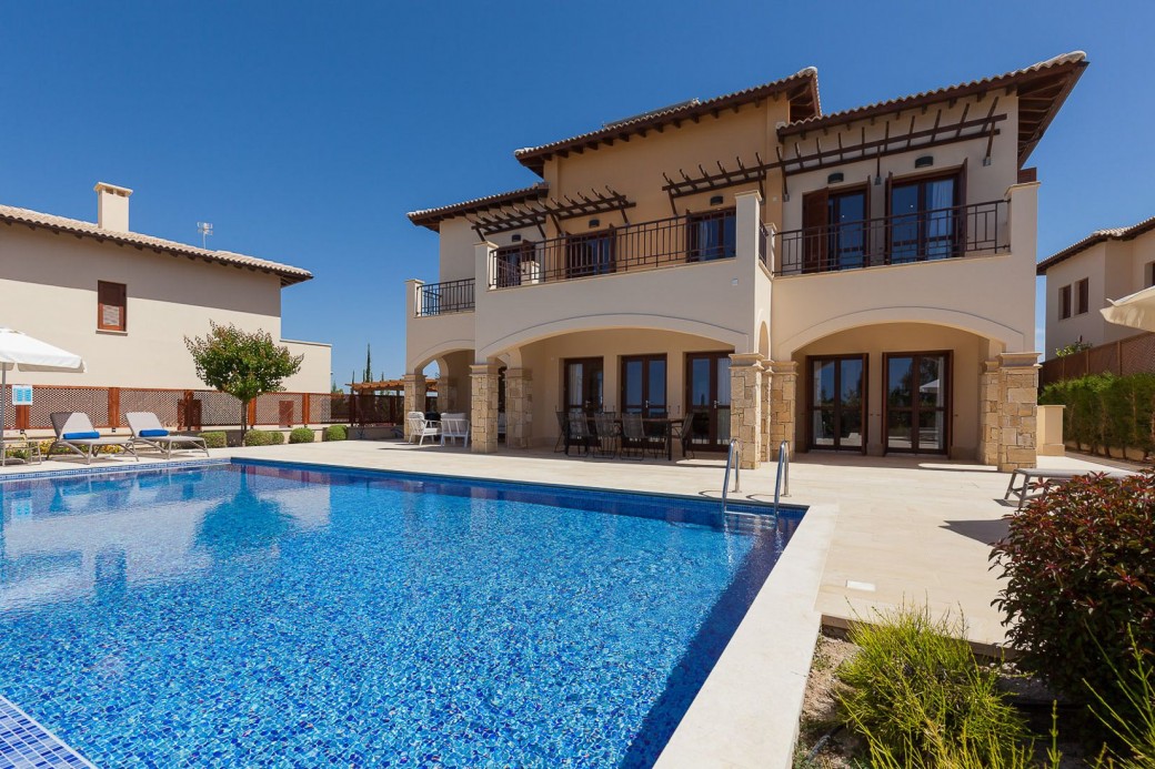 Luxury blends with elegance and practicality in this modernly furnished villa